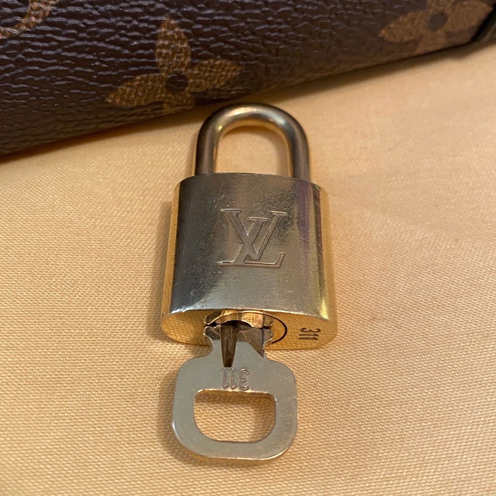 LV Brass Lock & Key #311
